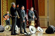 Fotoreportaž: Balkanabatda we Türkmenbaşyda «Mariachi Champaña Nevin» amerikan toparynyň konserti geçirildi