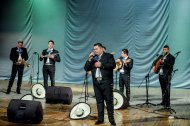 Fotoreportaž: Balkanabatda we Türkmenbaşyda «Mariachi Champaña Nevin» amerikan toparynyň konserti geçirildi