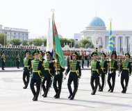 Фоторепортаж: В Ашхабаде прошёл военный парад в честь 28-й годовщины независимости Туркменистана