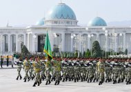 Фоторепортаж: В Ашхабаде прошёл военный парад в честь 28-й годовщины независимости Туркменистана