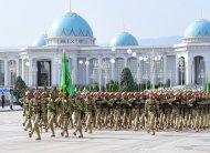 Фоторепортаж: В Ашхабаде прошёл военный парад в честь 28-й годовщины независимости Туркменистана