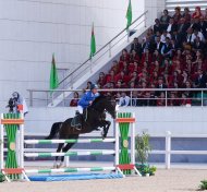 Türkmen bedewiniň baýramy mynasybetli marafon we konkur bäsleşikleri (FOTO)