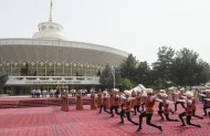 Aşgabatda türkmen atly jigitleriniň garşylanyş dabarasyndan fotoreportaž