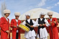 Fotoreportaž: Türkmenistan we Eýran bilelikde Nowruz baýramyny belledi