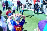 Fotoreportaž: Aşgabatda «Grassroots» çagalar futbol festiwaly geçirildi