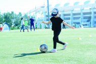 Fotoreportaž: Aşgabatda «Grassroots» çagalar futbol festiwaly geçirildi