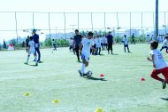 Fotoreportaž: Aşgabatda «Grassroots» çagalar futbol festiwaly geçirildi