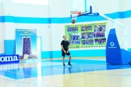 Fotoreportaž: Türkmenistanyň basketbol federasiýasynyň sudýalary bilen geçiren okuw seminary