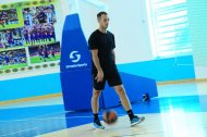 Fotoreportaž: Türkmenistanyň basketbol federasiýasynyň sudýalary bilen geçiren okuw seminary