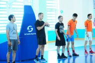 Fotoreportaž: Türkmenistanyň basketbol federasiýasynyň sudýalary bilen geçiren okuw seminary