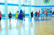 Fotoreportaž: Türkmenistanyň basketbol federasiýasynyň sudýalary bilen geçiren okuw seminary