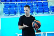 Fotoreportaž: Türkmenistanyň basketbol federasiýasynyň sudýalary bilen geçiren okuw seminary