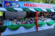 Photo report: School bazaars in Ashgabat