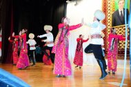 Fotoreportaž: Aşgabatda gruziýaly artistleriň konserti geçirildi