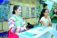 Photo report: Trying on a traditional Korean costume at the Berkarar Shopping Center