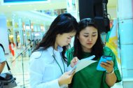 Photo report: Trying on a traditional Korean costume at the Berkarar Shopping Center