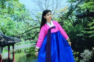 Photo report: Trying on a traditional Korean costume at the Berkarar Shopping Center