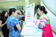 Photo report: Trying on a traditional Korean costume at the Berkarar Shopping Center