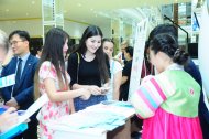 Photo report: Trying on a traditional Korean costume at the Berkarar Shopping Center