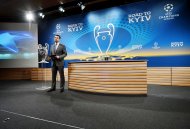 Fotoreportaž: UEFA-nyň Nondaky ştab-kwartirasynda Çempionlar ligasy we Ýewropa ligasynyň 1/4 finalynyň bijeleri çekildi.