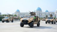 Фоторепортаж: В Ашхабаде прошёл военный парад в честь 28-й годовщины независимости Туркменистана