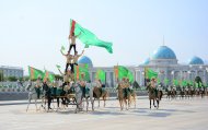 Фоторепортаж: В Ашхабаде прошёл военный парад в честь 28-й годовщины независимости Туркменистана