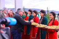 Фоторепортаж: В Туркменистане провели конный марафон в честь праздника скакуна