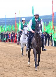 Photo report: Turkmenistan hosted an equestrian marathon in honor of the horse race