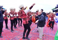 Фоторепортаж: В Туркменистане провели конный марафон в честь праздника скакуна