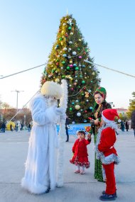 Aşgabadyň täze ýyl keşbinden fotoreportaž