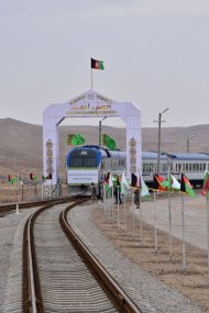 Fotoreportaž: Türkmenistan-Owganystan-Pakistan-Hindistan (TOPH) gaz geçirijisiniň gurluşygynyň täze tapgyryna badalga berildi