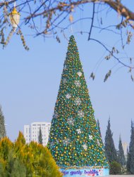 Фоторепортаж: Новогодний Ашхабад