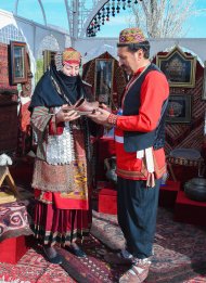 Fotoreportaž: Türkmenistan we Eýran bilelikde Nowruz baýramyny belledi