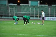 Fotoreportaž: Türkmenistanyň futbol ýygyndysy Köpetdag stadionynda