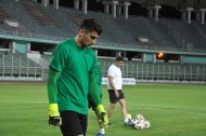 Fotoreportaž: Türkmenistanyň futbol ýygyndysy Köpetdag stadionynda