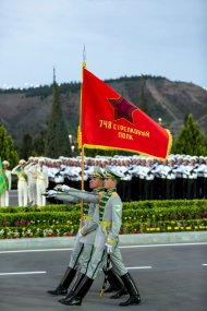 Фоторепортаж: Военный парад по случаю 75-й годовщины Победы в Великой Отечественной войне 1941-1945 годов в Ашхабаде