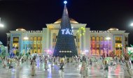 Photo story: The main Christmas tree of the country lit up in Turkmenistan