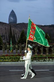 Фоторепортаж: Военный парад по случаю 75-й годовщины Победы в Великой Отечественной войне 1941-1945 годов в Ашхабаде