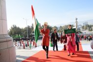 Türkmenistanda halkara teatr sungatynyň festiwalynyň açylyşyndan fotoreportaž