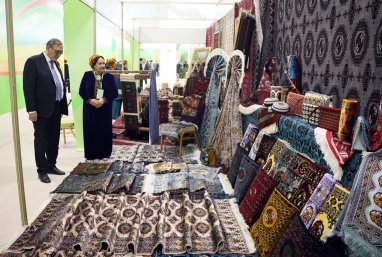 An exhibition of economic achievements dedicated to the 33rd anniversary of the independence of Turkmenistan opened in Ashgabat