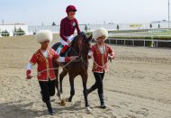 Spring racing season starts in Turkmenistan