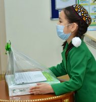 Photoreport: Ashgabat first-graders received computers from the President of Turkmenistan for the New Year