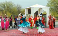 Fotoreportaž: Türkmenistanda Halkara Nowruz baýramy giňden bellenildi