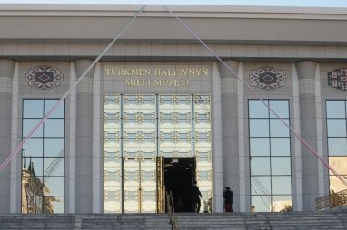 Aşkabat'taki Türkmen Halı Müzesi eşsiz eserleri barındırıyor