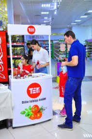 Fotoreport: Tasting of TERi Foods products in the Bagtyyarlyk shopping center