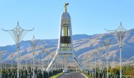 Fotoeportaž: Aşgabat Bitaraplygyň baýramçylyk bezegleri bilen bezeldi