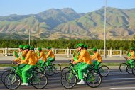 Photoreport: President of Turkmenistan unveils Bicycle monument and takes part in mass bike ride