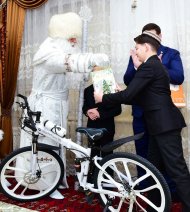 Photoreport: The President of Turkmenistan fulfilled the New Year's dream of an 11-year-old boy