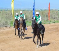 Photoreport: An equestrian race was held in Turkmenistan in honor of the National holiday of the Turkmen horse.