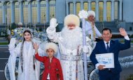 Lights of the Main New Year tree lit up in Ashgabat